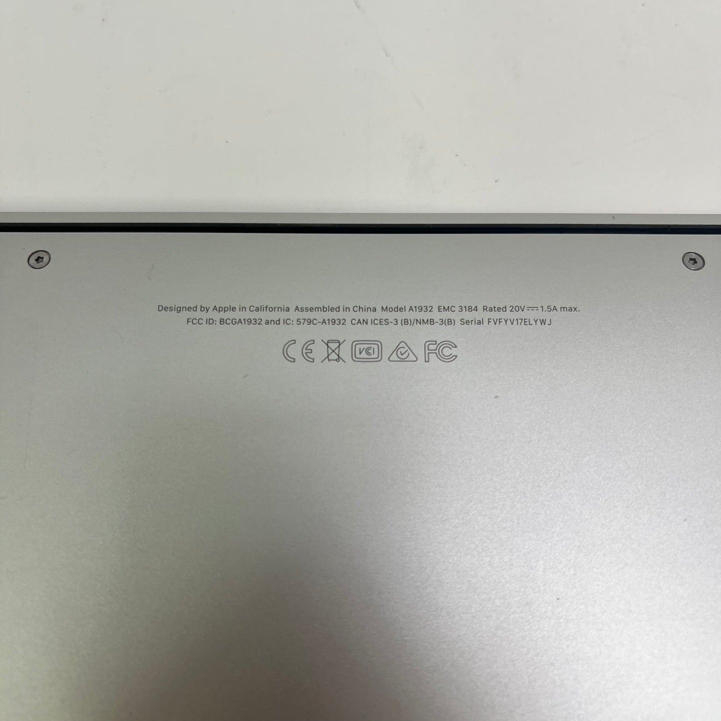 2020 Apple MacBook Air 13.3" i5 1.8GHz 8GB RAM 128GB SSD Silver A1932