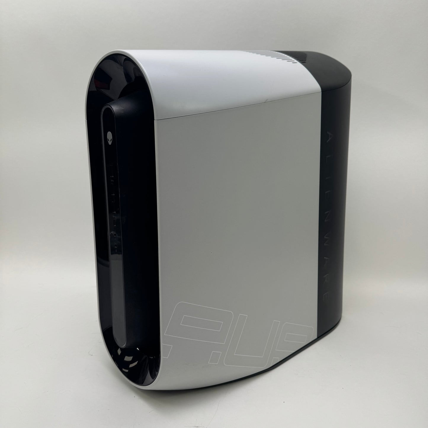 Alienware Custom PC i9-10900k 32GB RAM 1TB SSD Nvidia GeForce RTX 2080 SUPER