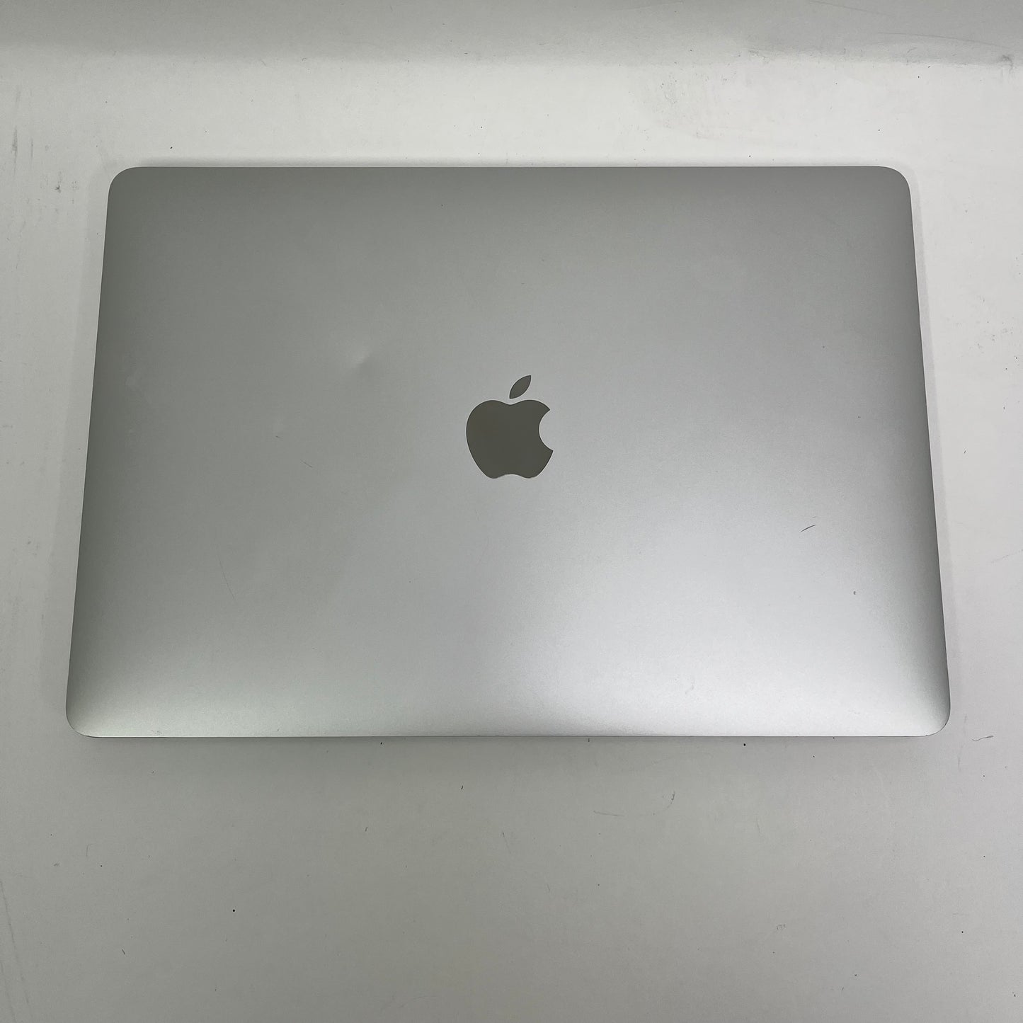 2020 Apple MacBook Air 13.3" i5 1.8GHz 8GB RAM 128GB SSD Silver A1932