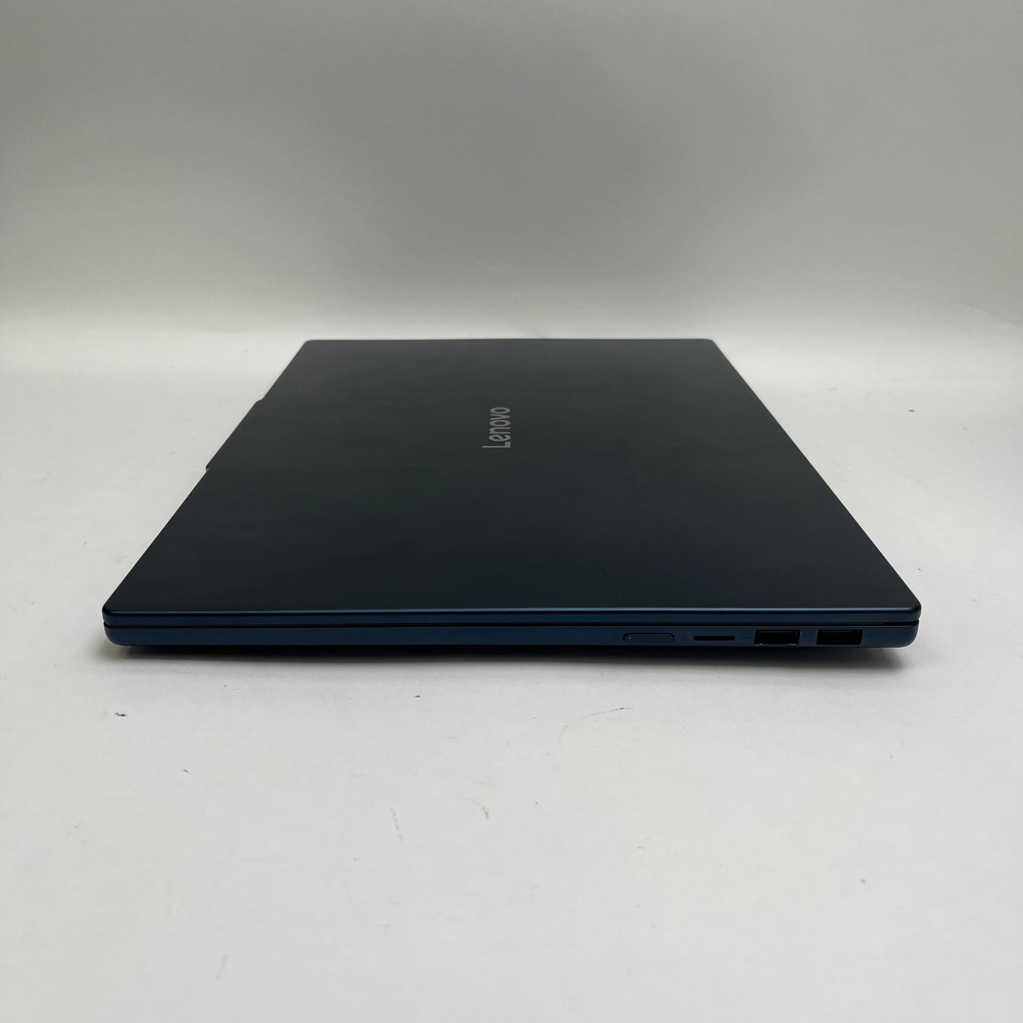 Lenovo IdeaPad Slim 5 16IRH10R 16" Core 5 210H 2.2GHz 16GB RAM 512GB SSD