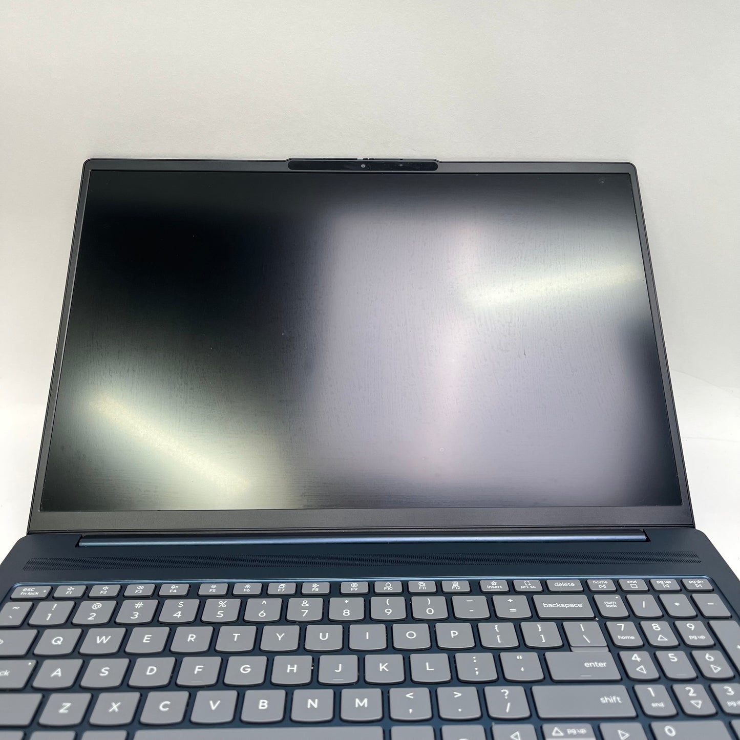Lenovo IdeaPad Slim 5 16IRH10R 16" Core 5 210H 2.2GHz 16GB RAM 512GB SSD