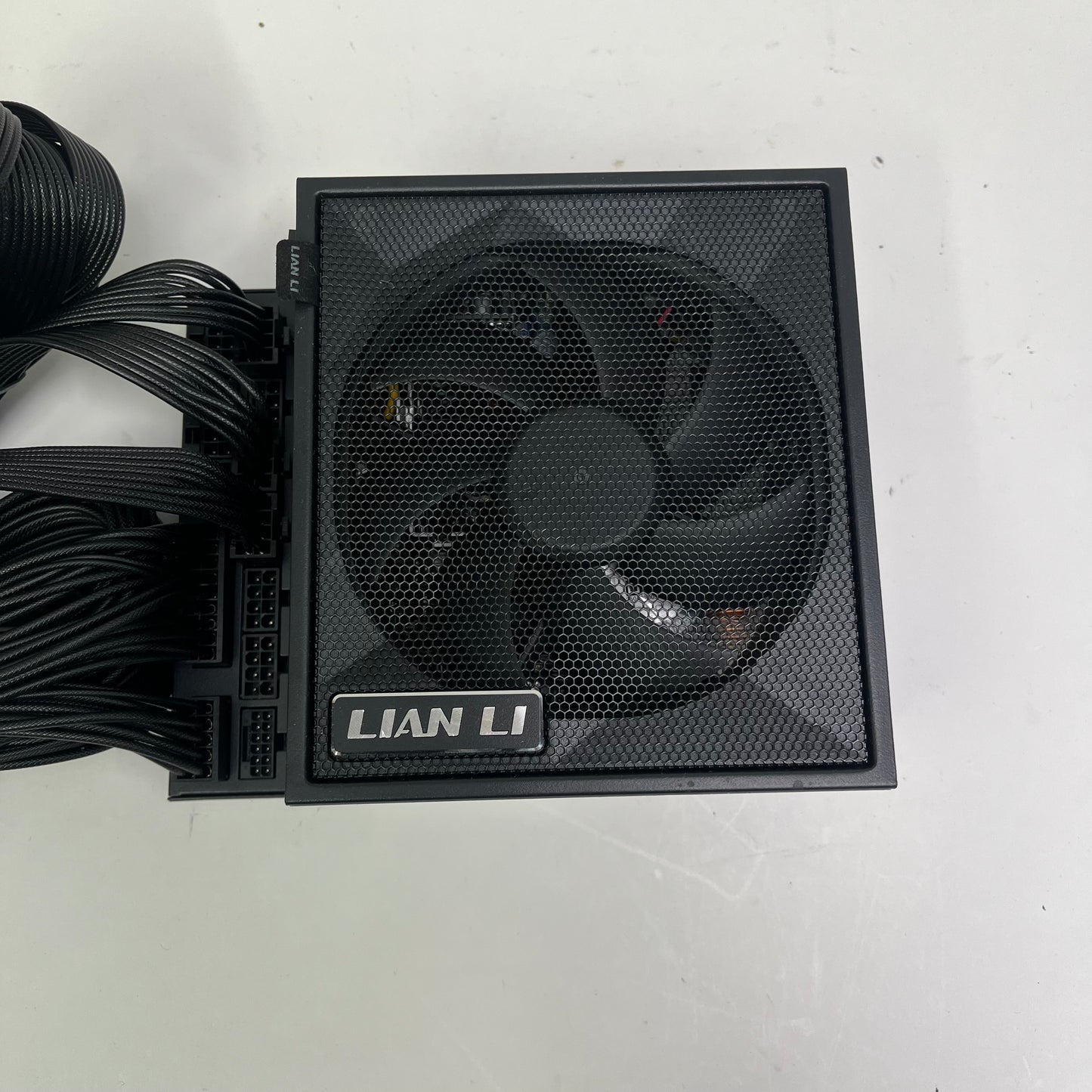 Lian Li Edge Gold 80 Plus Gold 1000W Fully Modular Power Supply