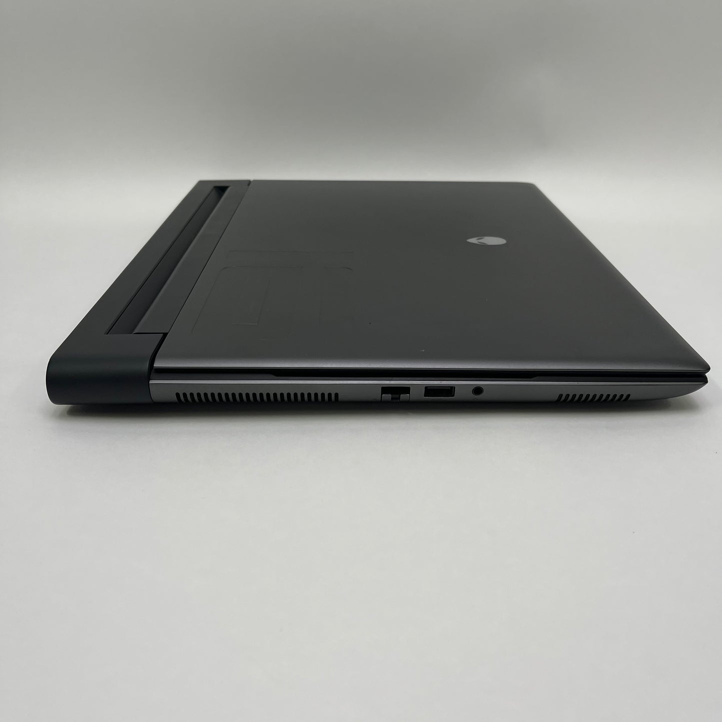 Alienware M16 R1 16" Ryzen 9 7845HX 3.0GHz 32GB RAM 1TB SSD RTX 4080 480Hz
