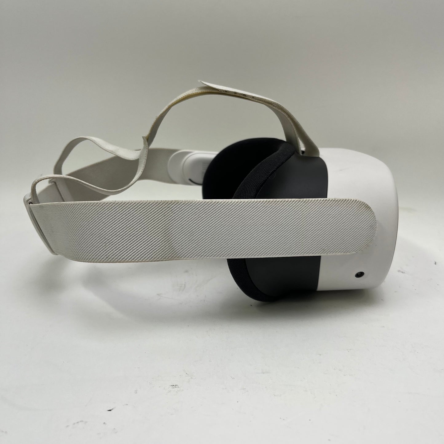 Meta Quest 3S 128GB Standalone All-in-One VR Headset P97