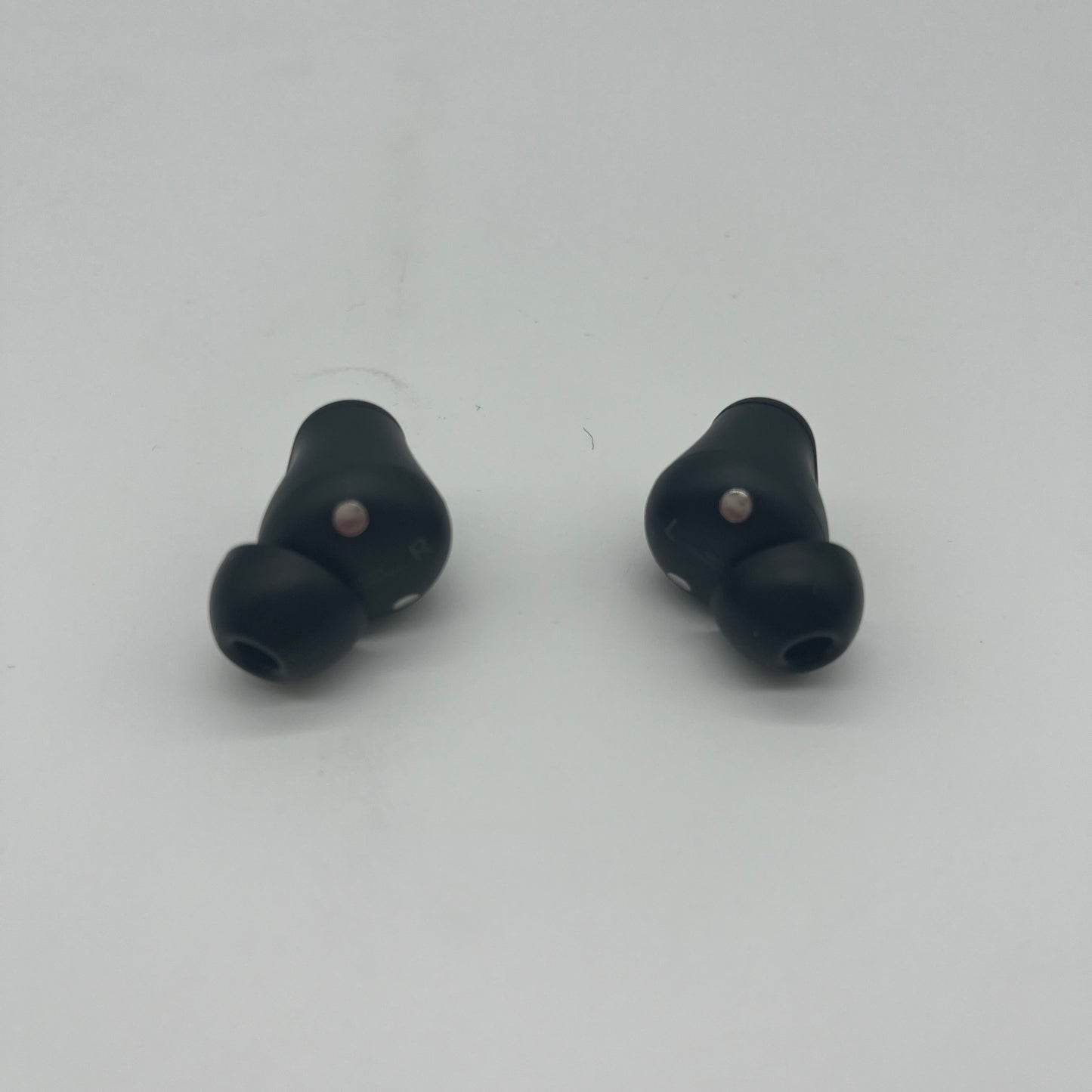 Beats Solo Buds Wireless Earbuds  Black A3152