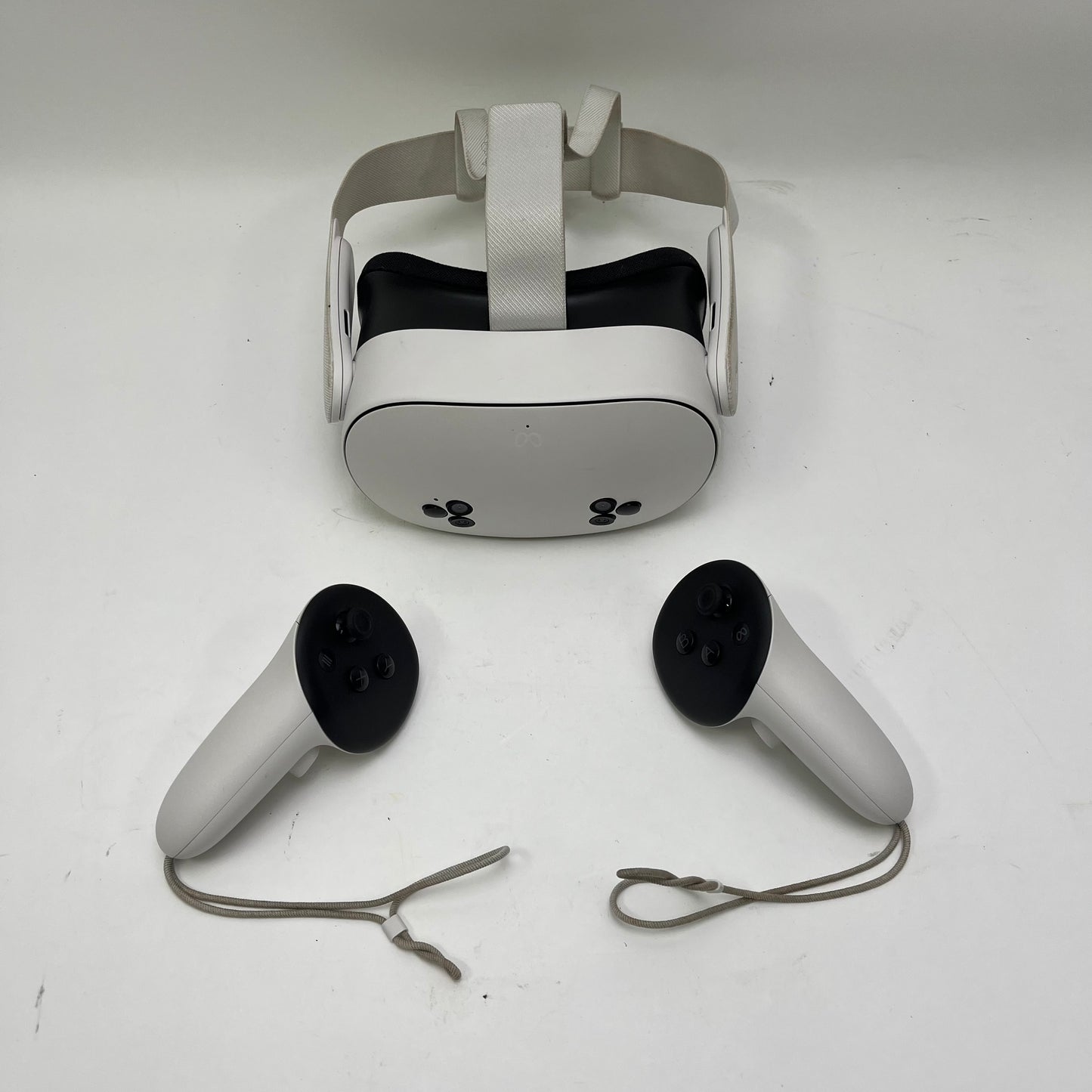 Meta Quest 3S 128GB Standalone All-in-One VR Headset P97