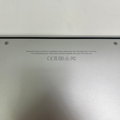 2020 Apple MacBook Air 13.3" i5 1.8GHz 8GB RAM 128GB SSD Silver A1932