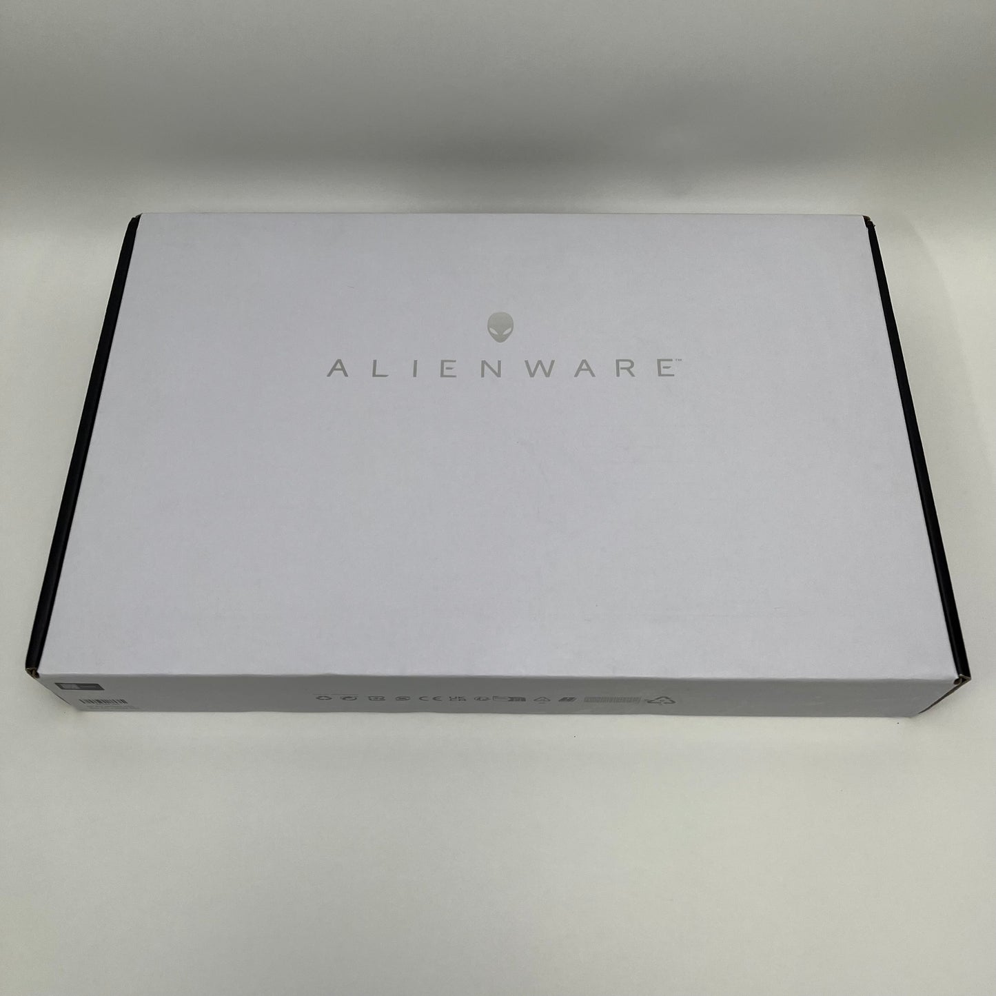Alienware M16 R1 16" Ryzen 9 7845HX 3.0GHz 32GB RAM 1TB SSD RTX 4080 480Hz