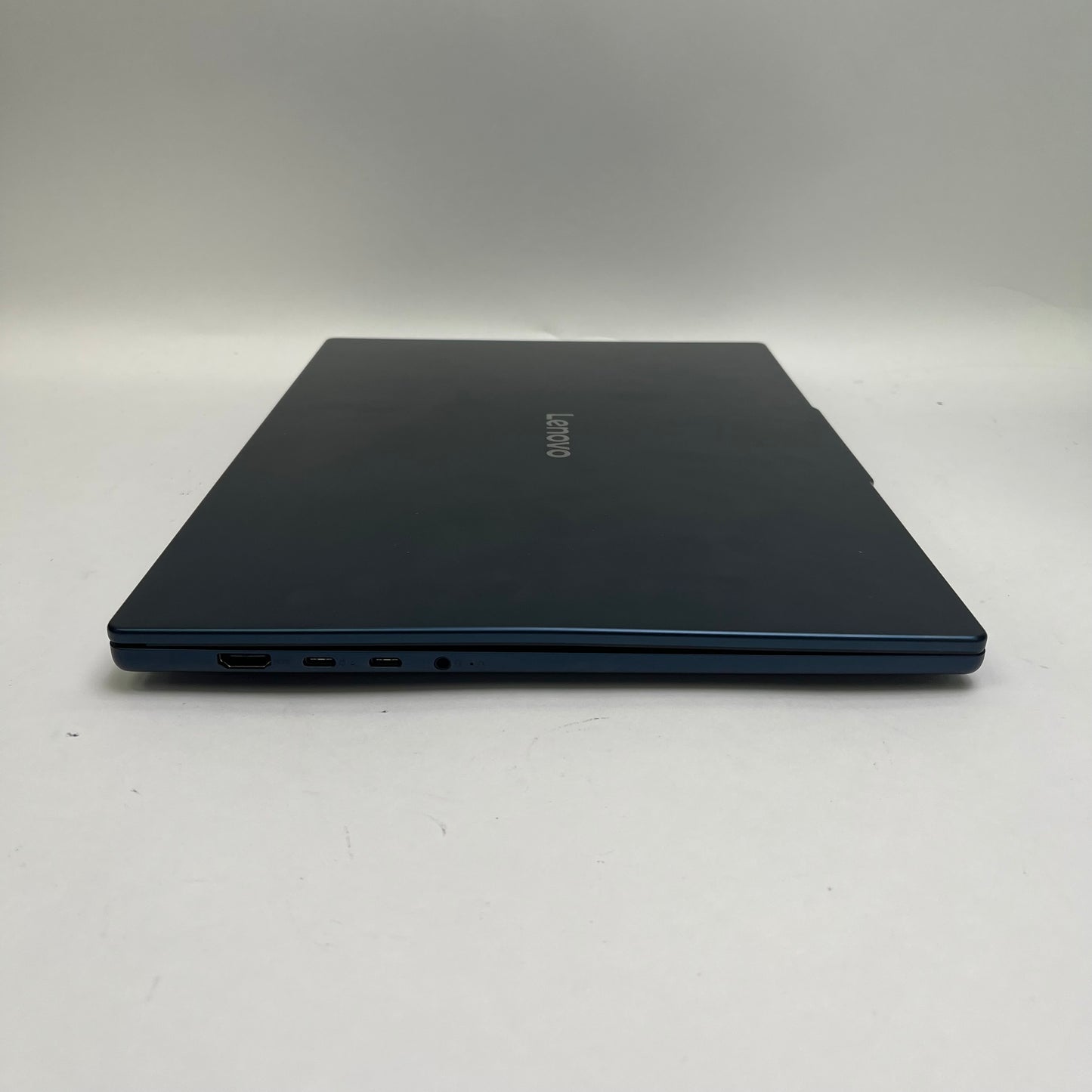 Lenovo IdeaPad Slim 5 16IRH10R 16" Core 5 210H 2.2GHz 16GB RAM 512GB SSD