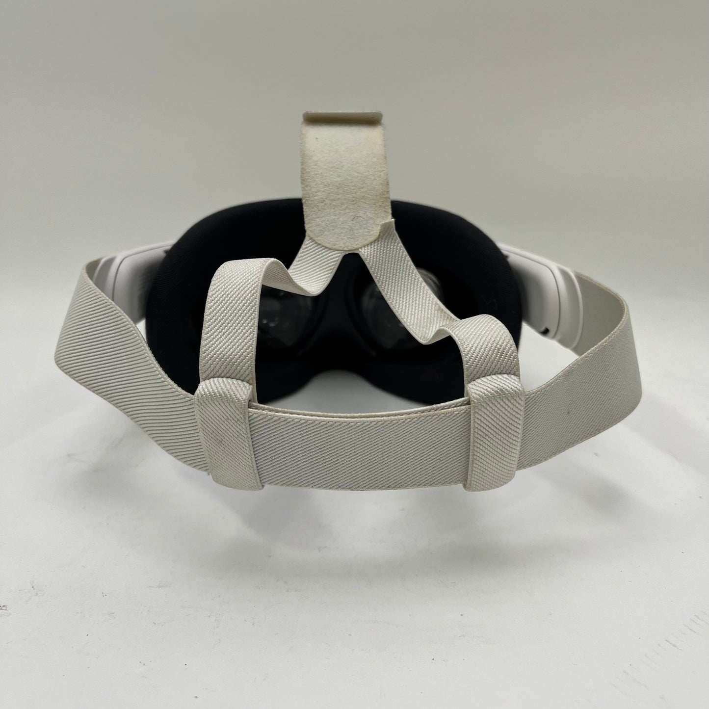 Meta Quest 3S 128GB Standalone All-in-One VR Headset P97