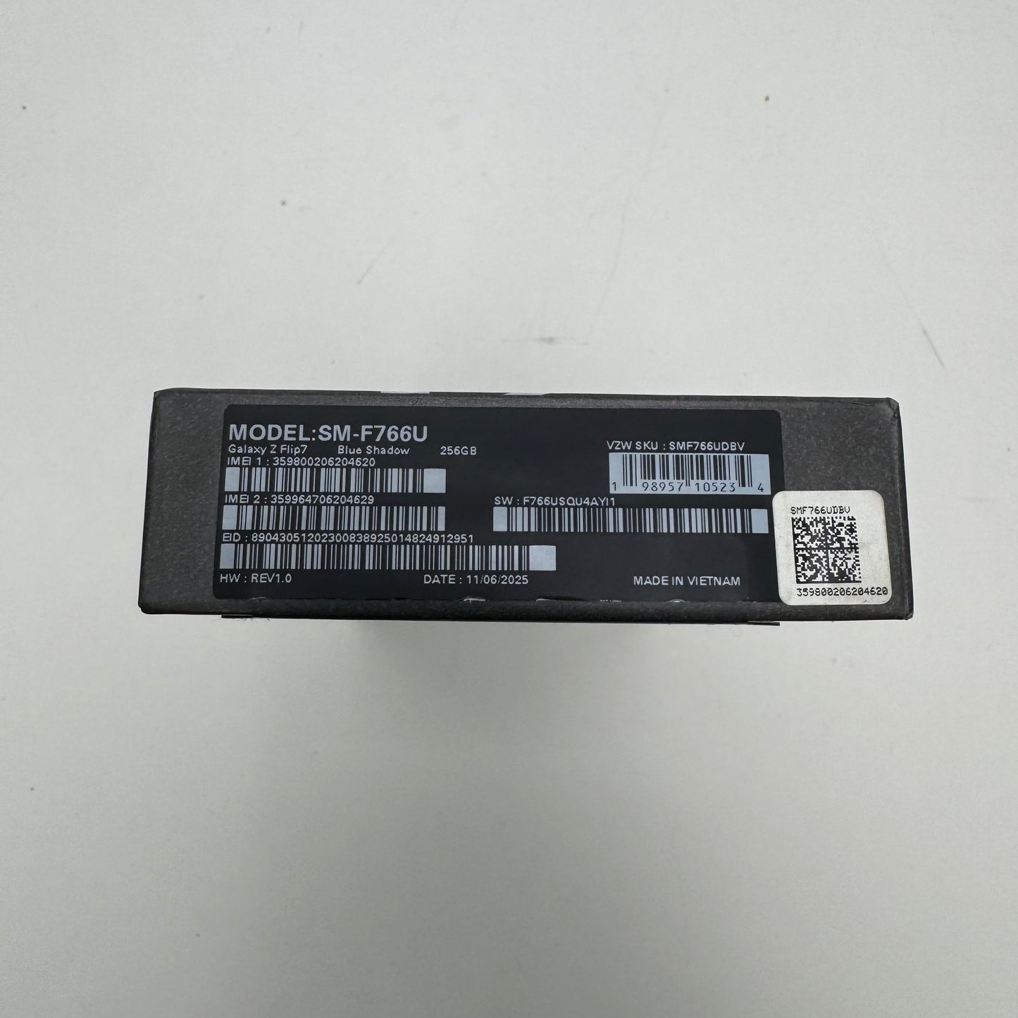 New Unlocked Samsung Galaxy Flip7 12GB RAM 256GB SM-F766UDBAXAA Blue Shadow
