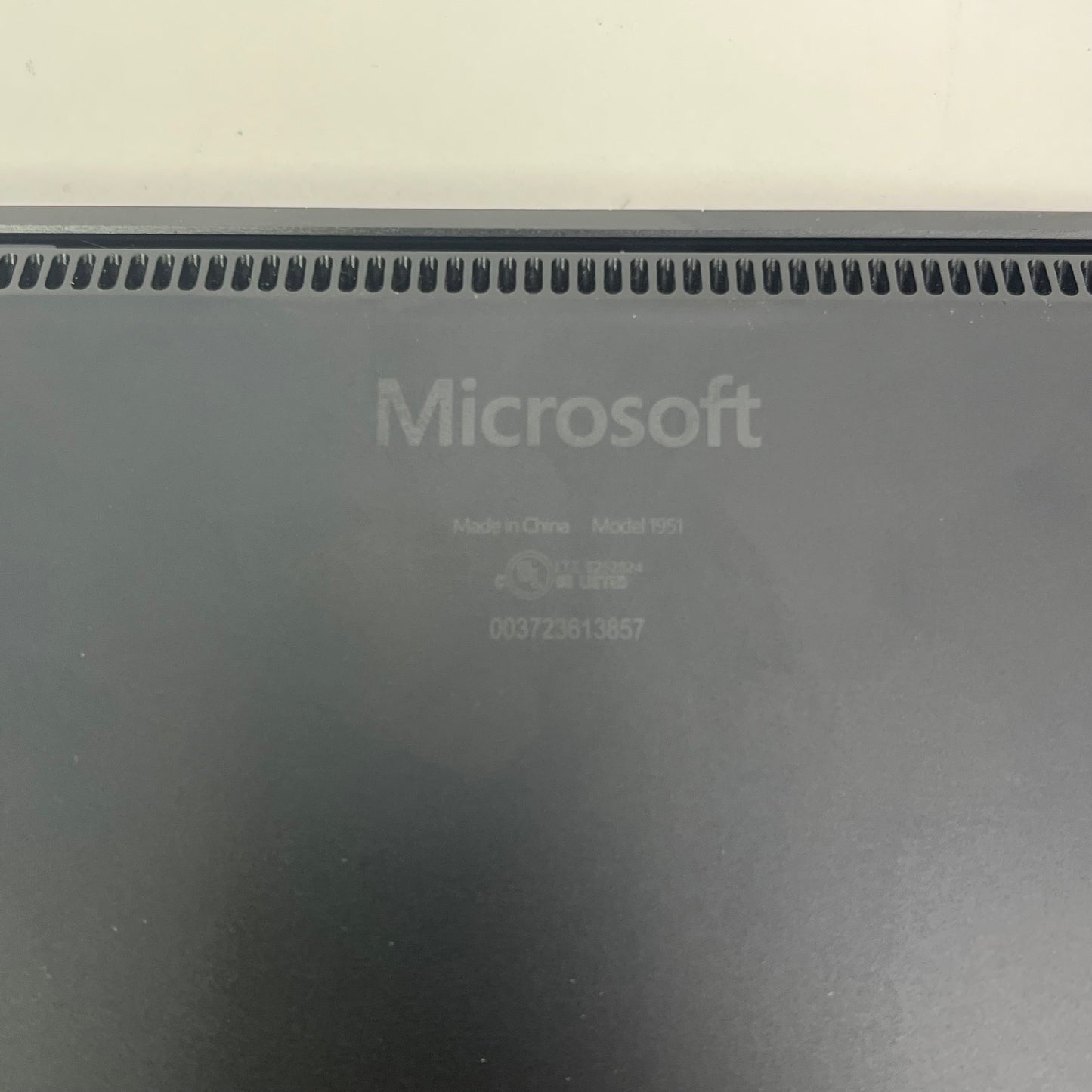 Microsoft Surface Laptop 4 1951 13.5" i7-1185G7 3.0GHz 16GB RAM 256GB SSD