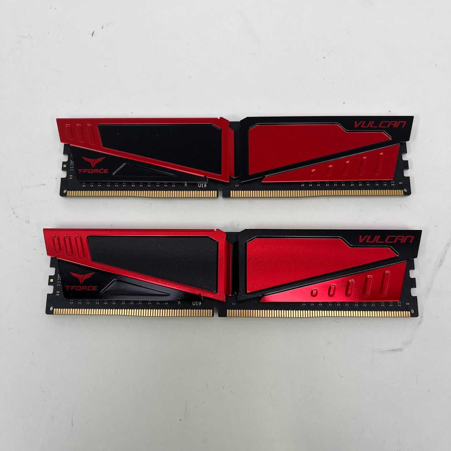 TeamGroup T-Force Vulcan 16GB (2x8GB) RAM DDR4 3000MHz TLRED48G3000HC16CBK