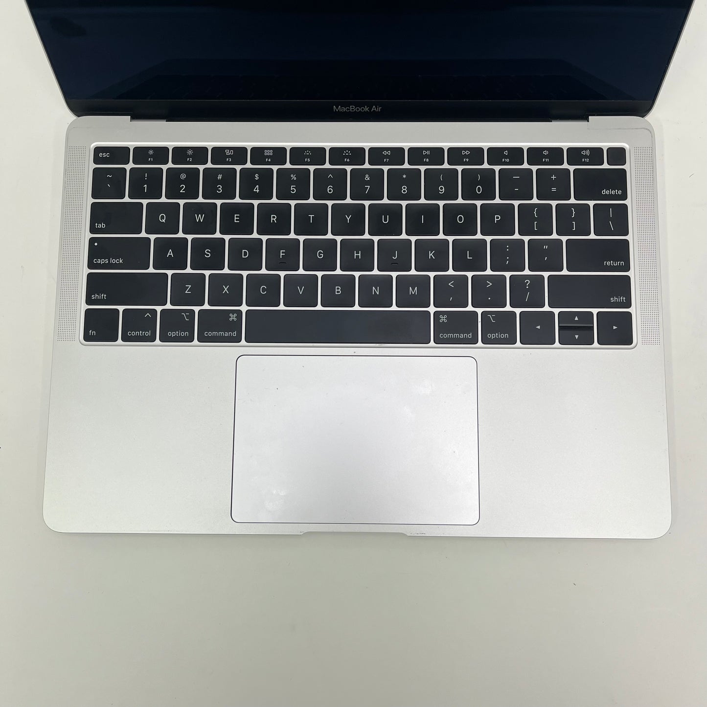 2020 Apple MacBook Air 13.3" i5 1.8GHz 8GB RAM 128GB SSD Silver A1932
