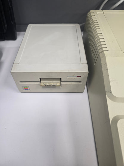 Apple IIe Computer A2S2064